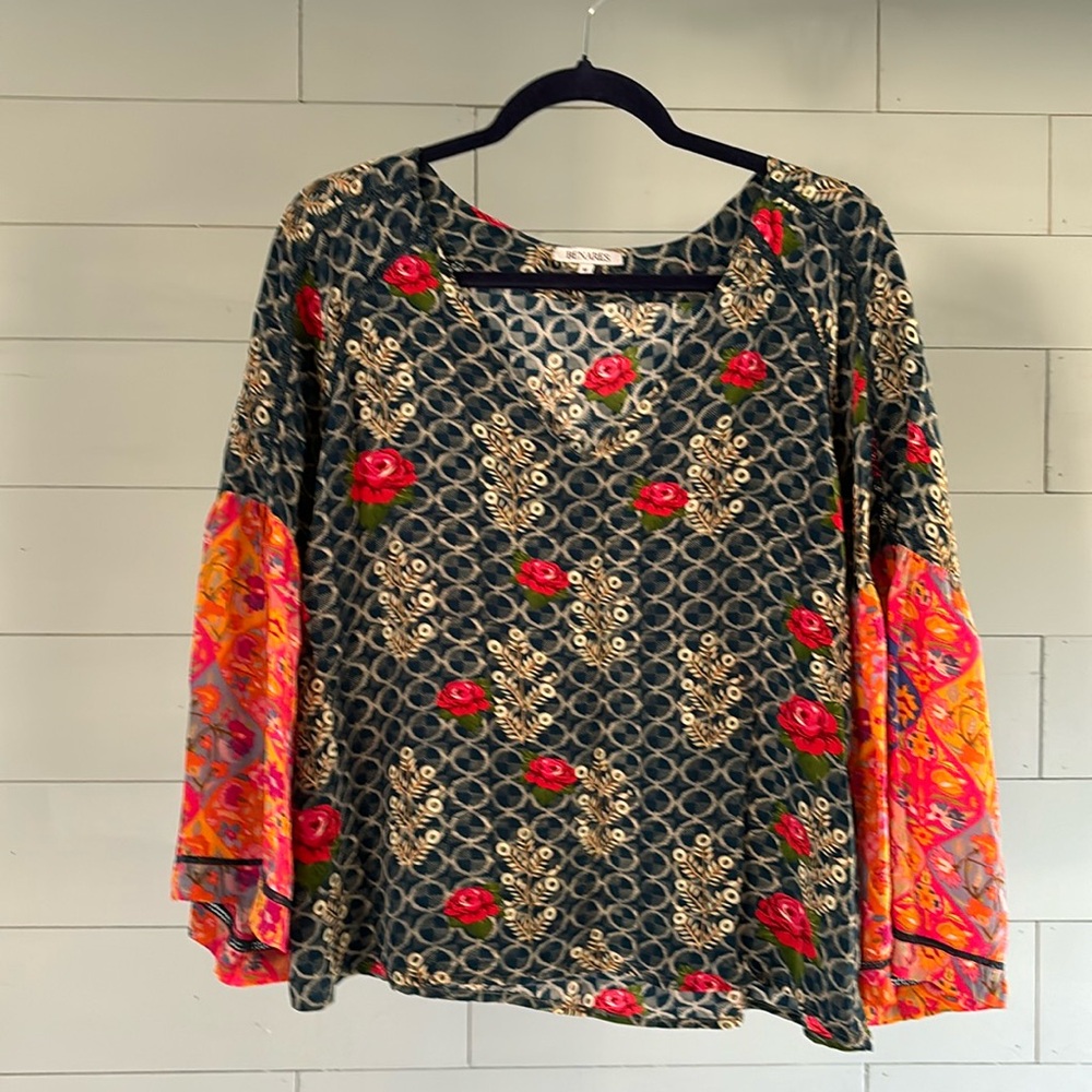 Colorful top with greatโ details